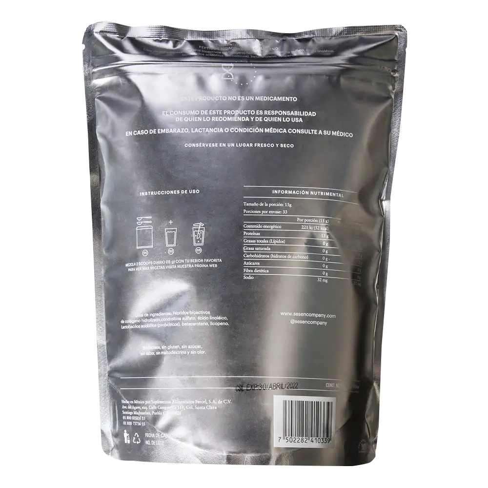 Bolsa plateada de suplemento Silver vista por detrás con información nutrimental instrucciones de uso y datos del producto impresos sobre el empaque